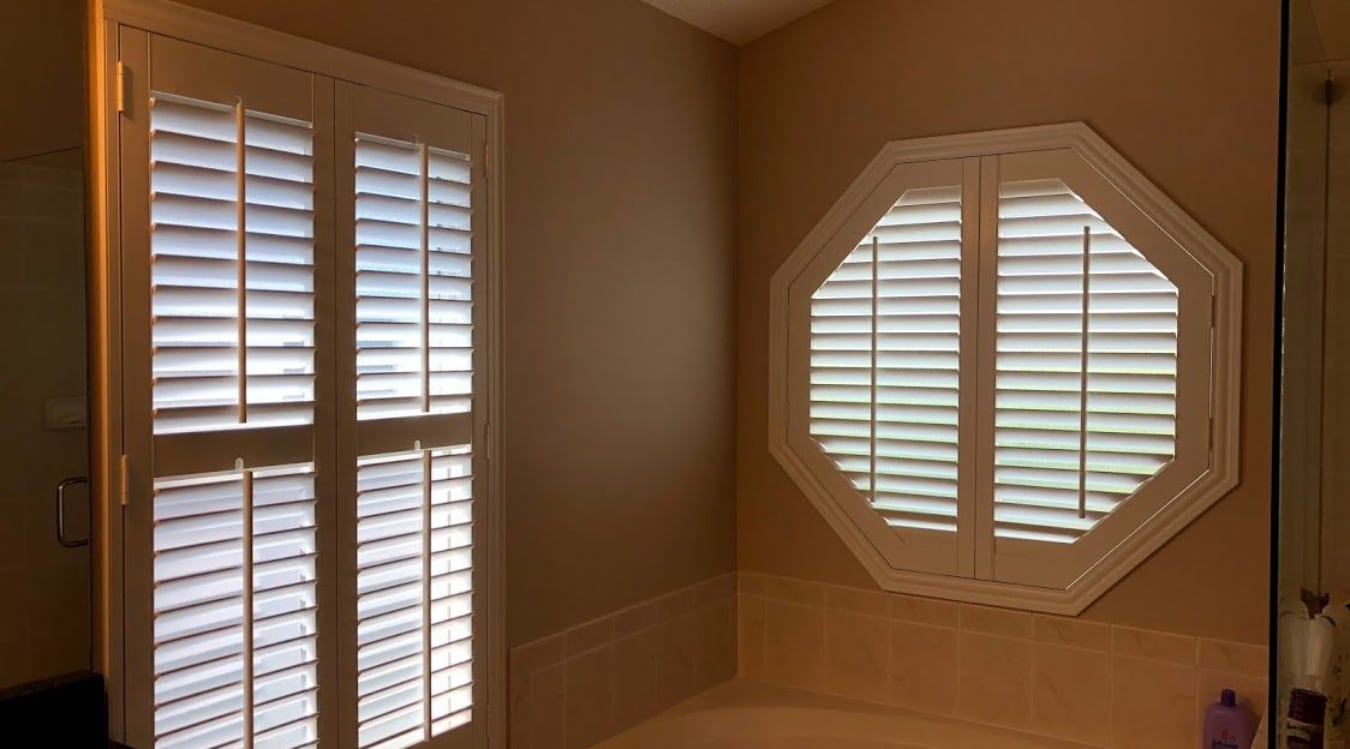 Octagon window in a Cincinnati bathroom